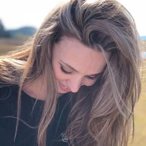 Meet your Posher, Naomi